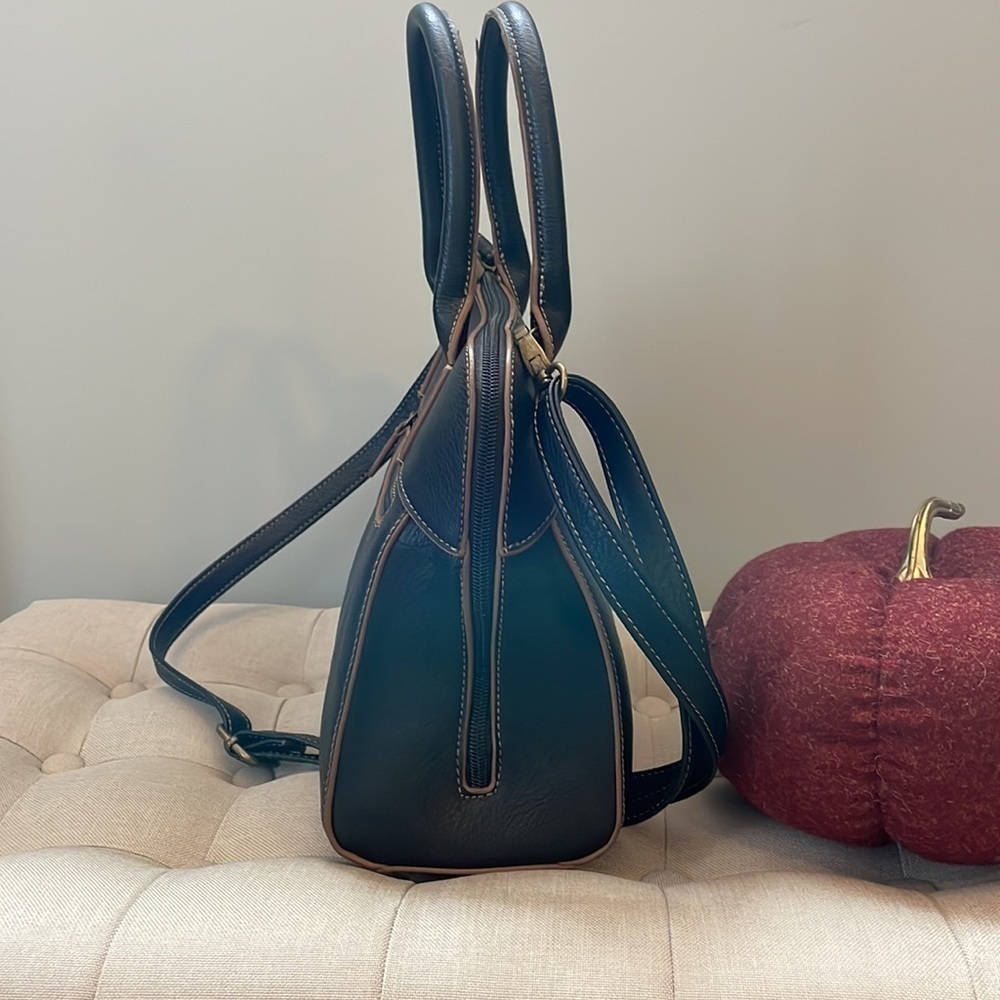 Roots Cross body bag, Faux Vegan Leather Black with Brown Trim EUC - Picture 7 of 16